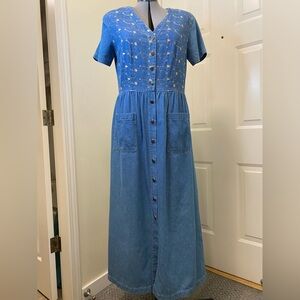 Vintage Floral Embroidered Bodice Short Sleeve V-neck Denim women’s Dress 10